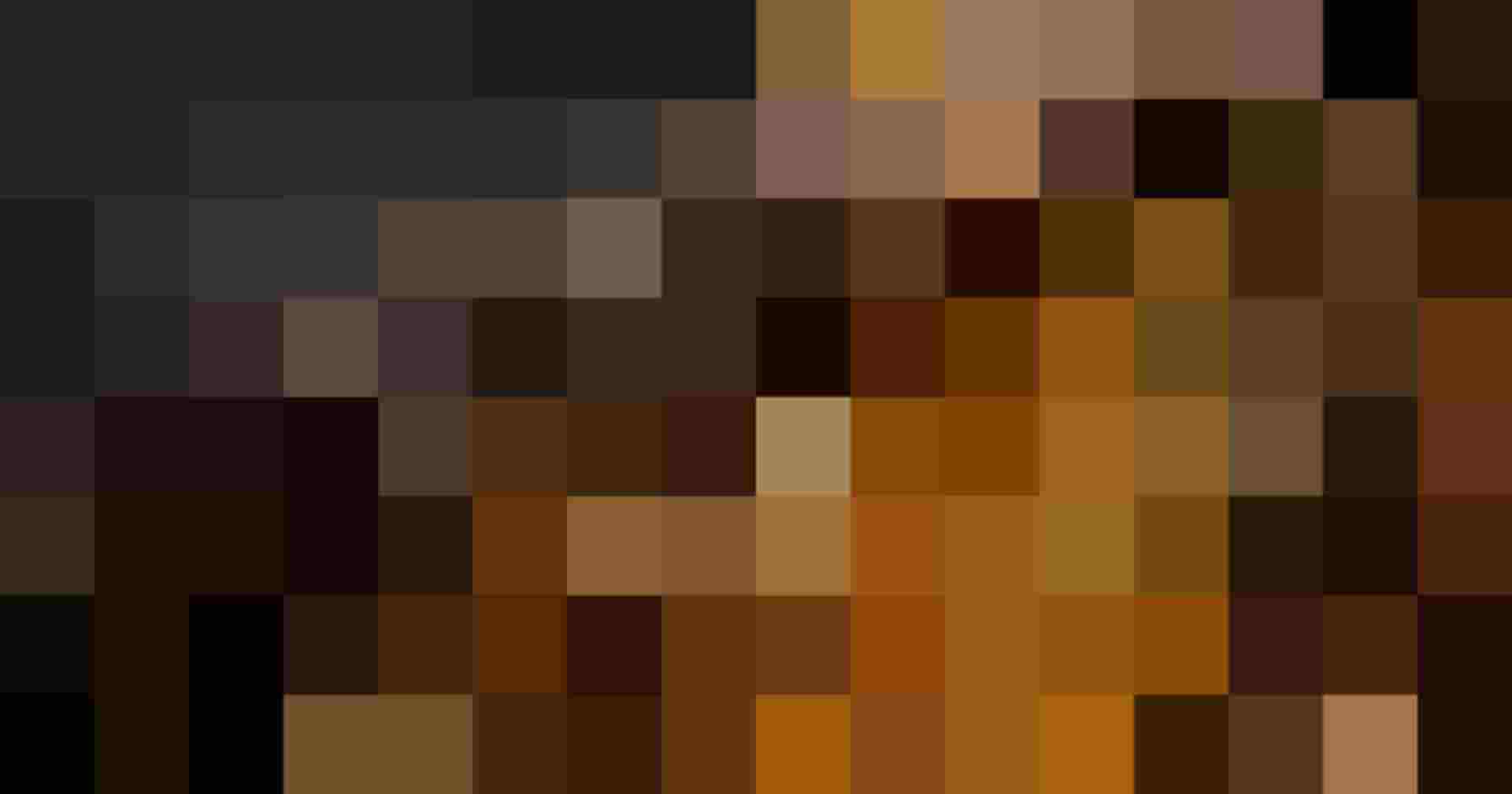 Ahornbläser und goldene Klavierausstattung in Nahaufnahme, symbolisch für Blasmusik.